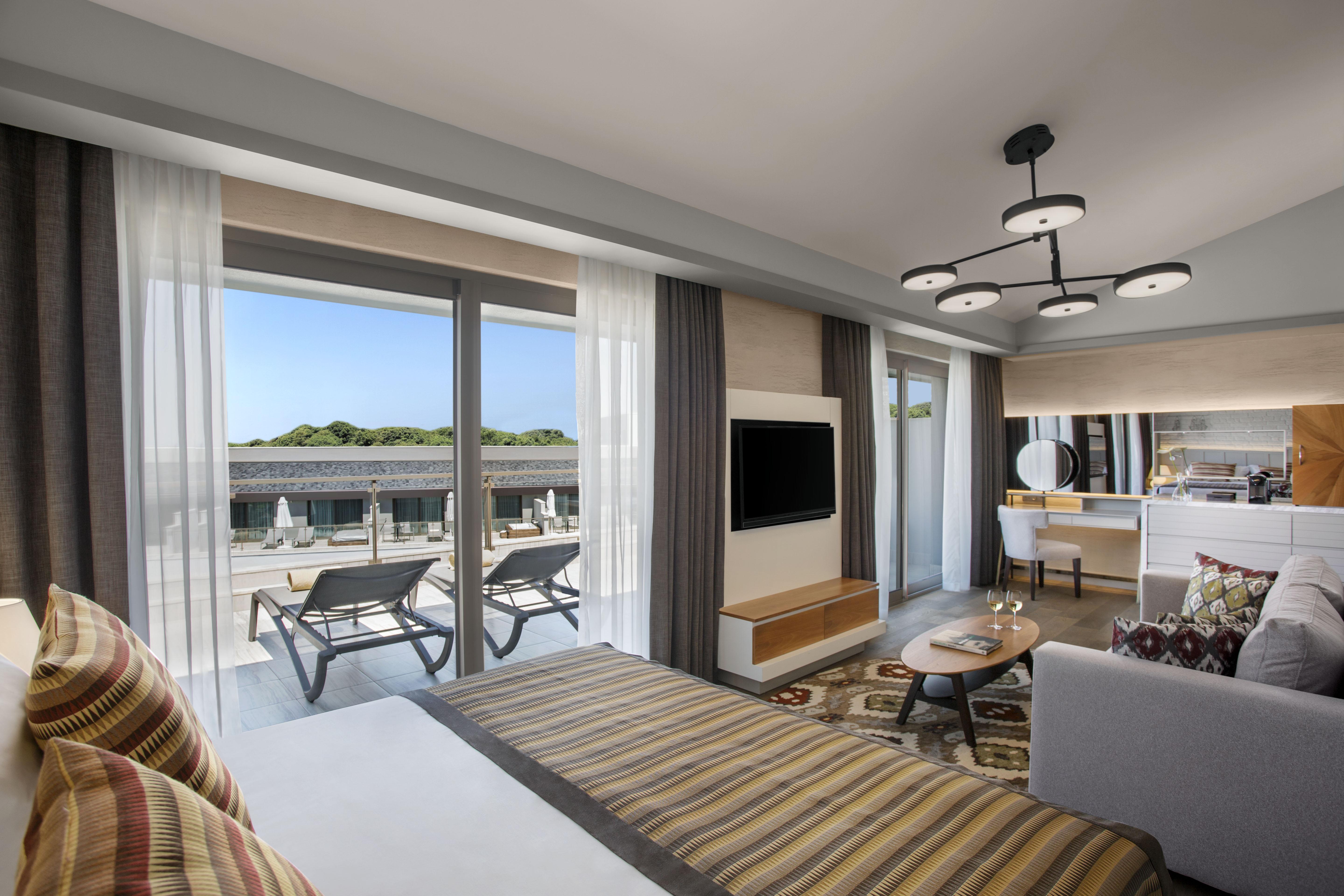 Resort Acanthus Cennet Barut Collection Side