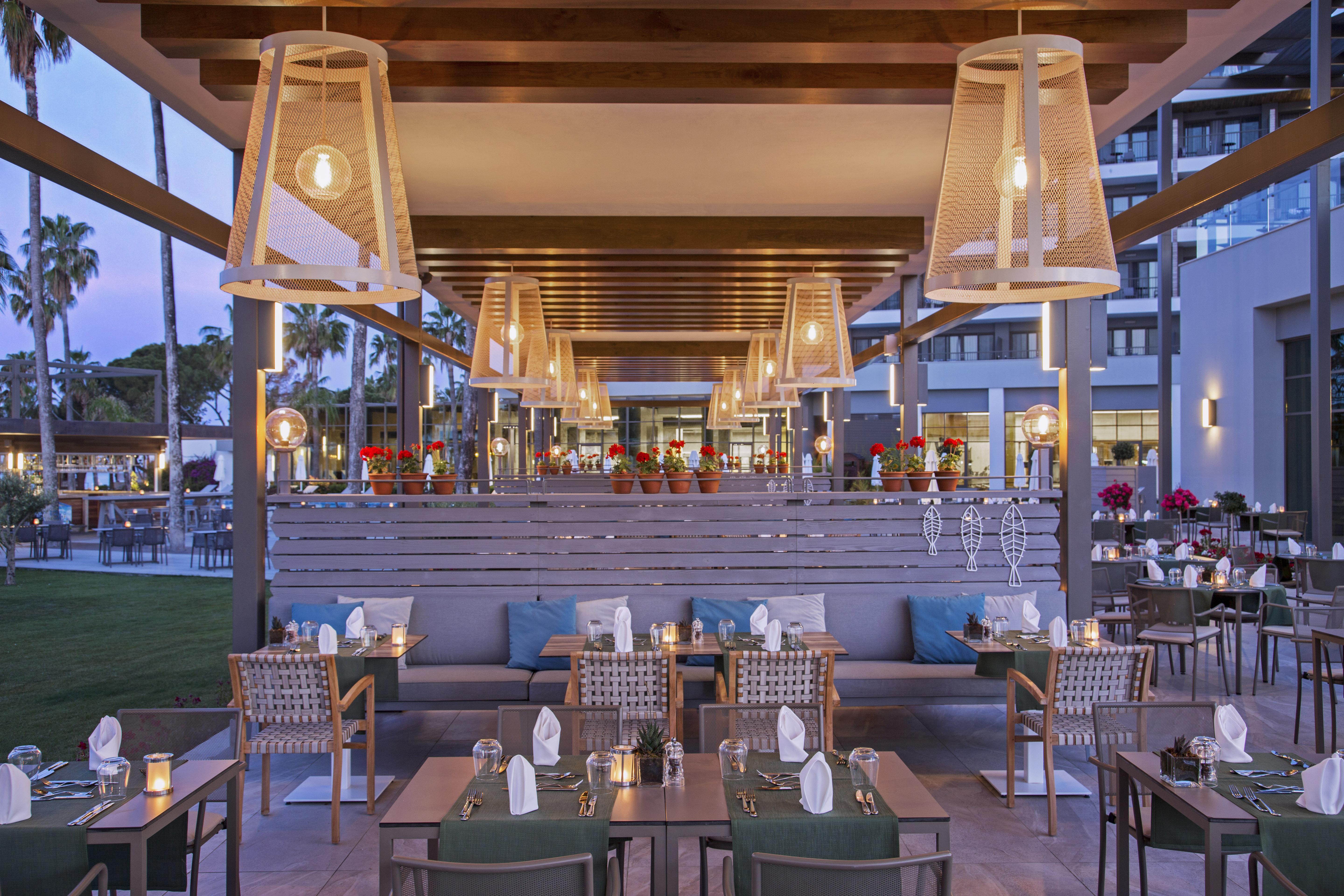 Resort Acanthus Cennet Barut Collection